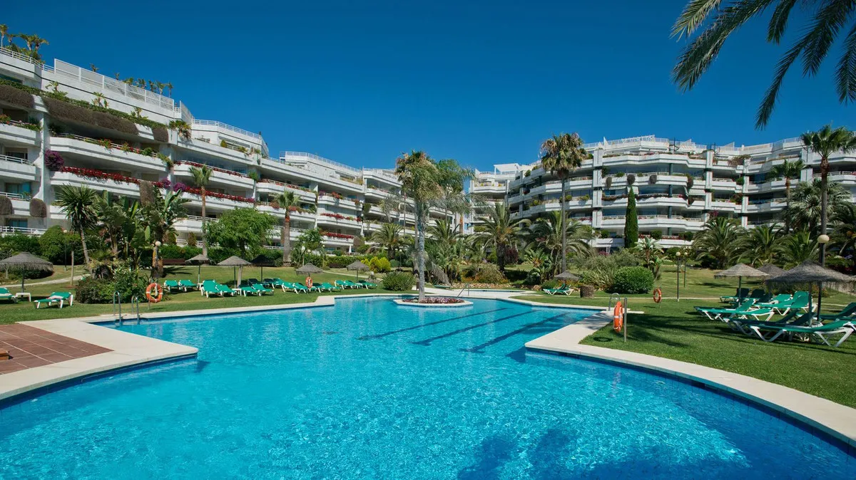 7617a4c0-7874-4b57-8257-17b0c828436e