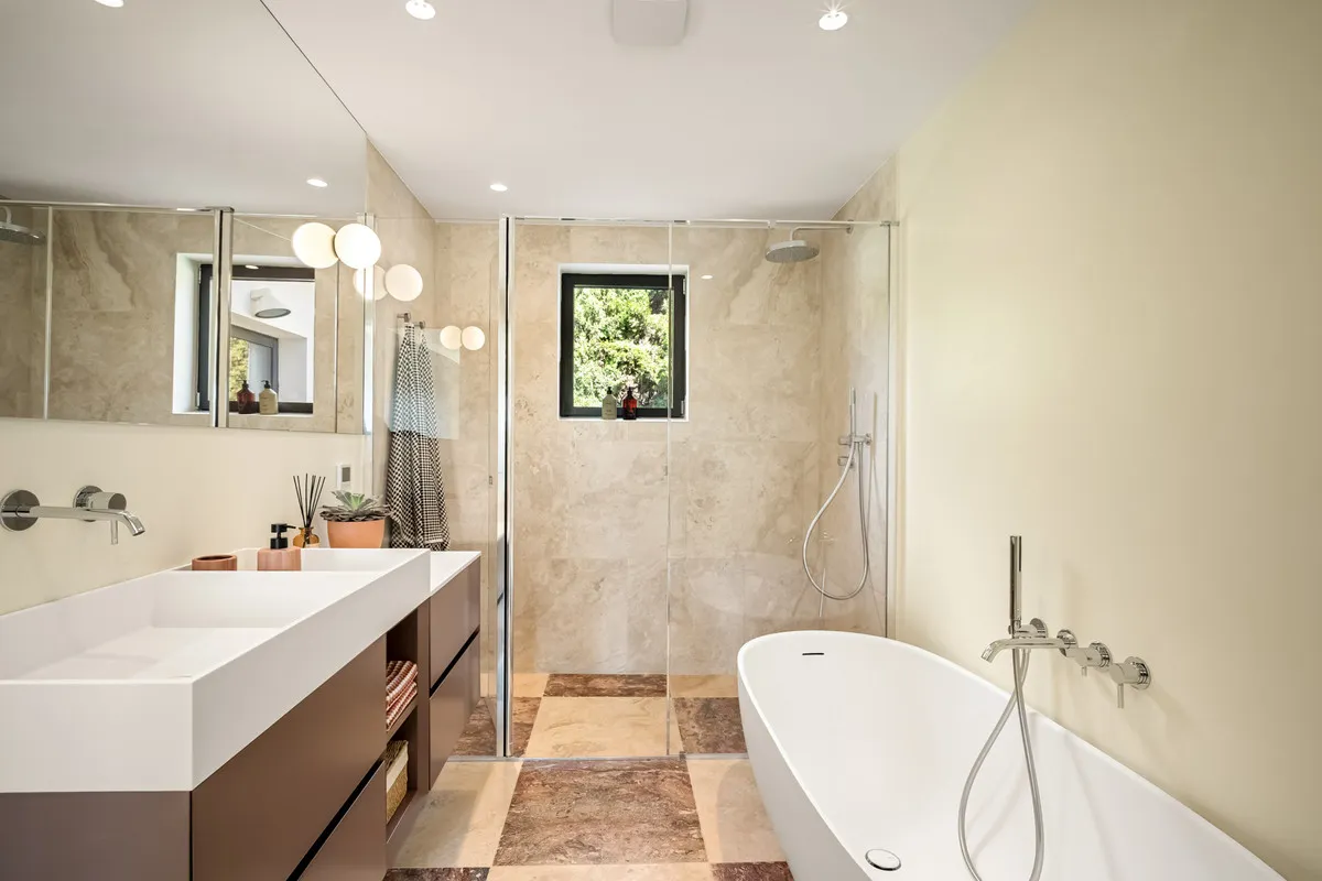 4dbb2300-83a4-421f-bf82-506bcfd44588