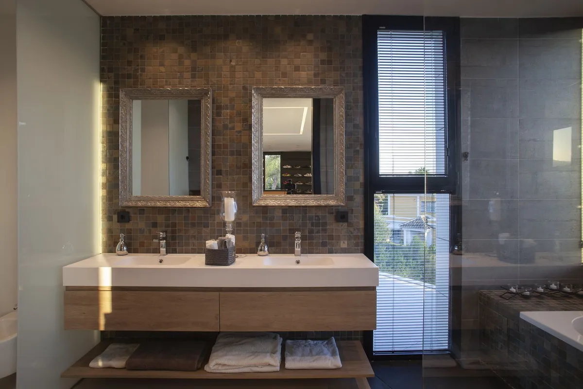 177b7ed2-78bb-4ef8-a07f-95fbe2fe8fd2