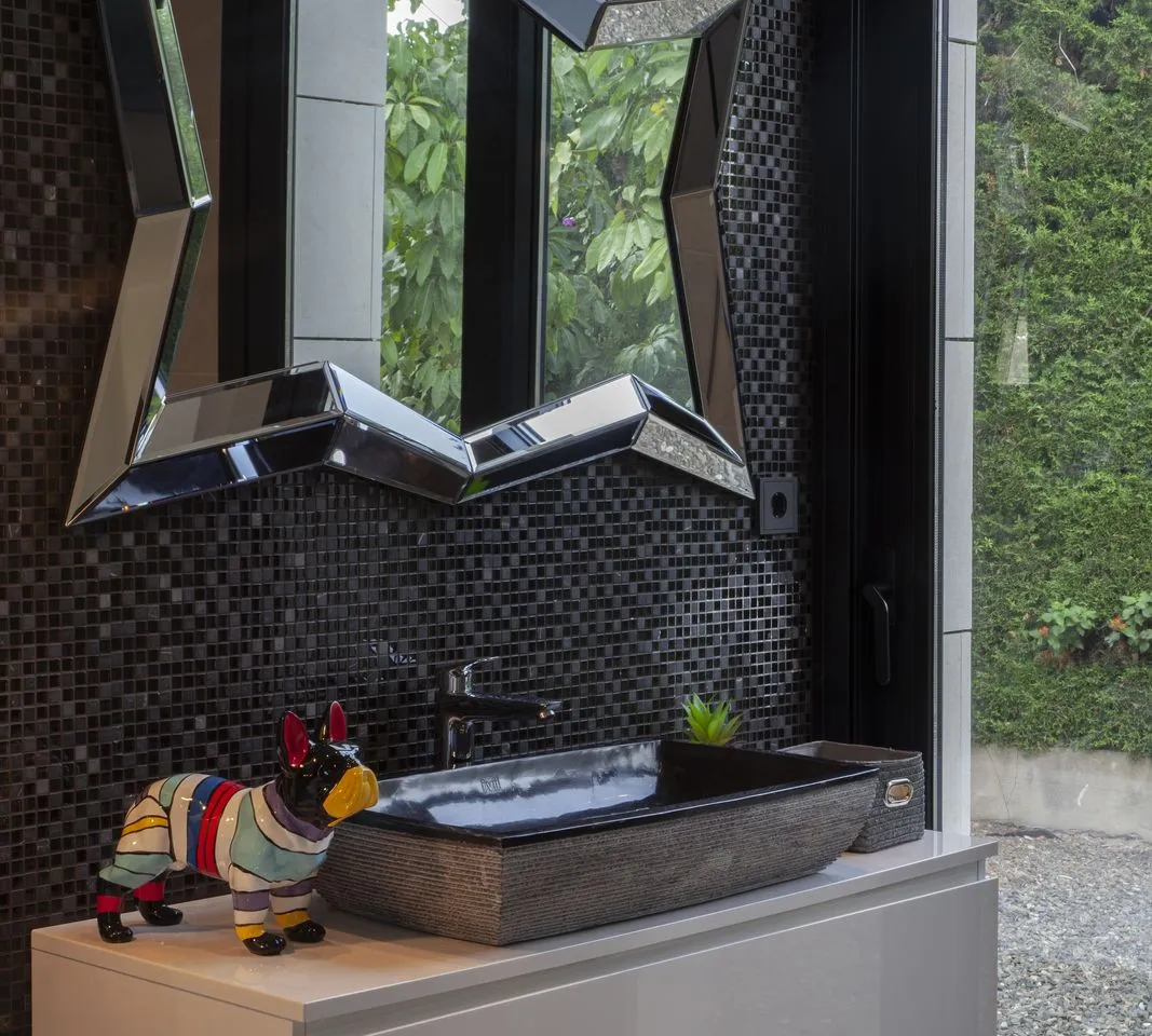 775c4323-a85e-46e8-9639-b8a1ca6098c7