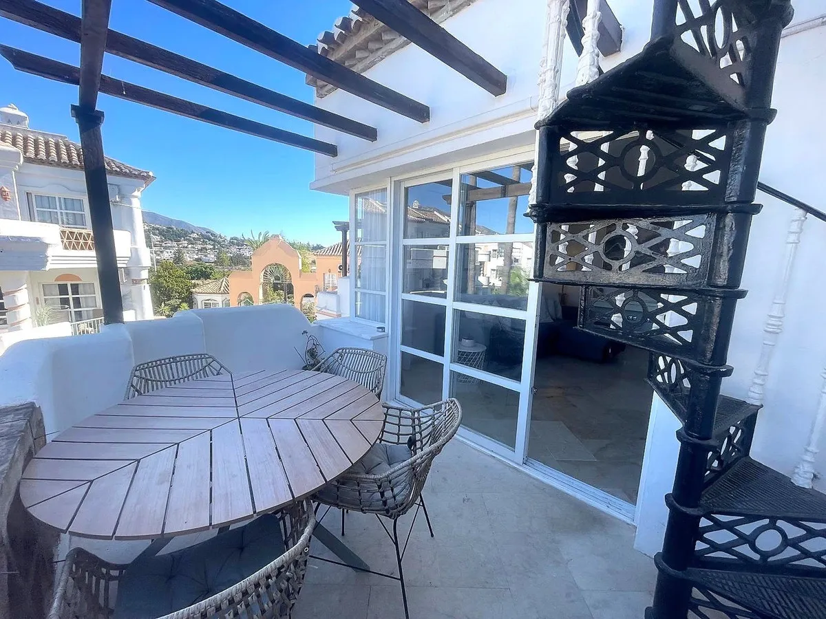 d4938a9c-0cd1-4743-99cd-12e53a1eb62a