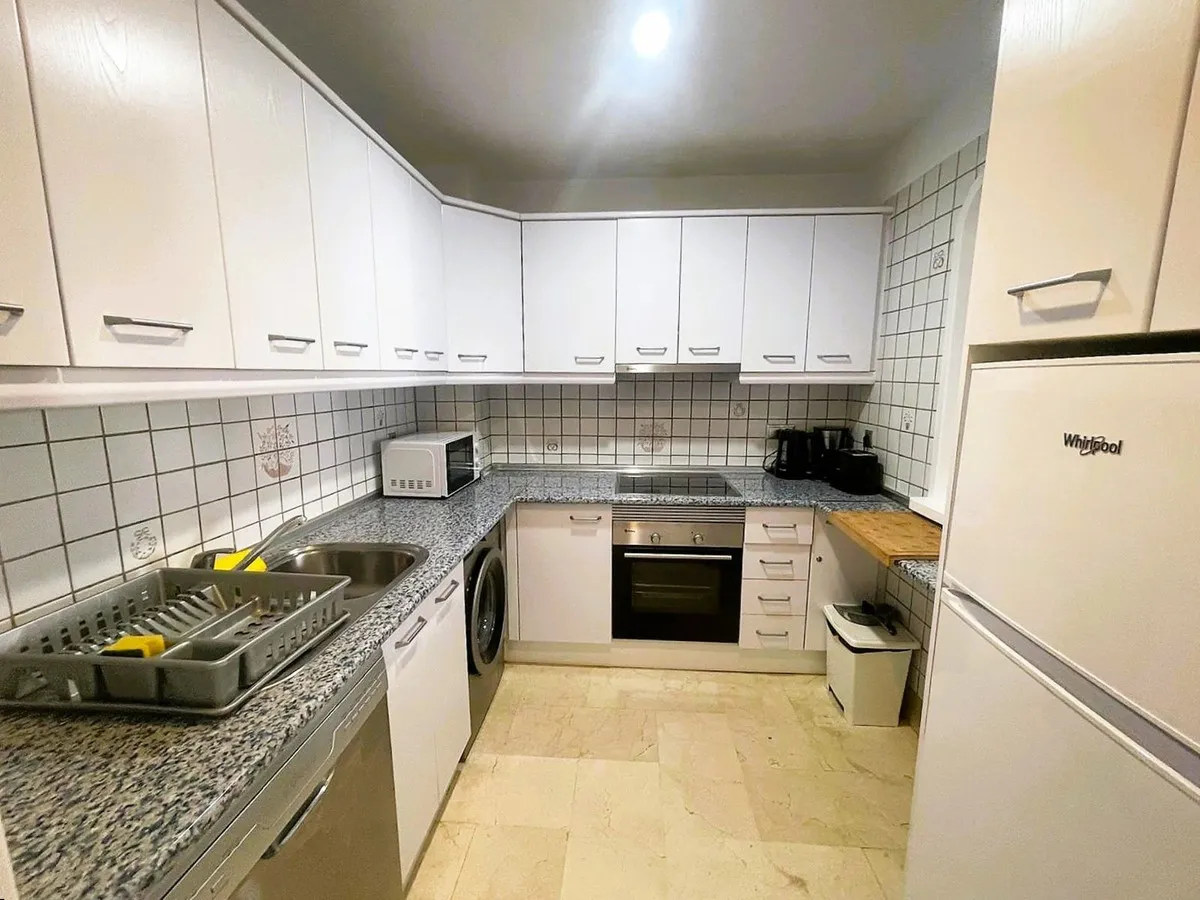 e074d284-9a91-4301-8f3c-8680caf083bc