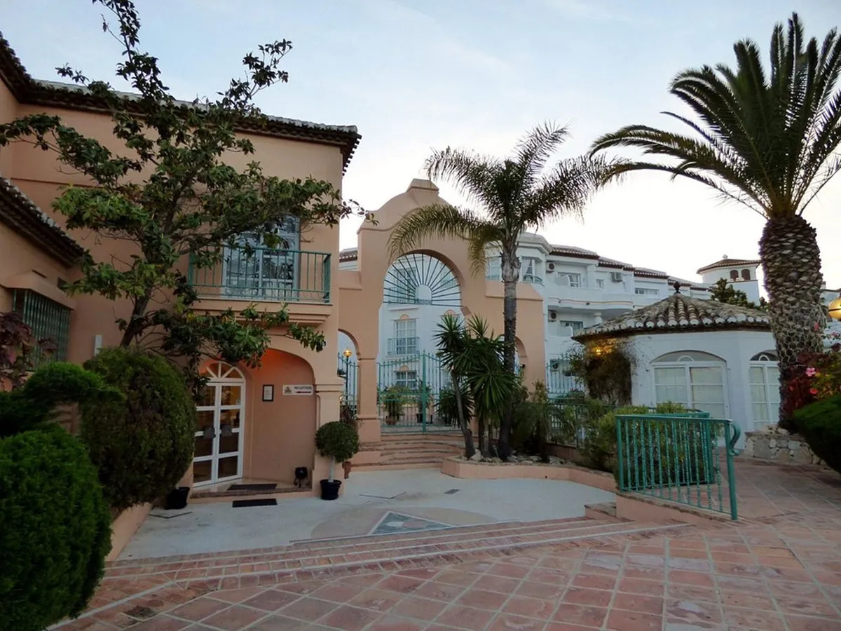 fe04ca9d-f902-476b-a5aa-bd596e348a85