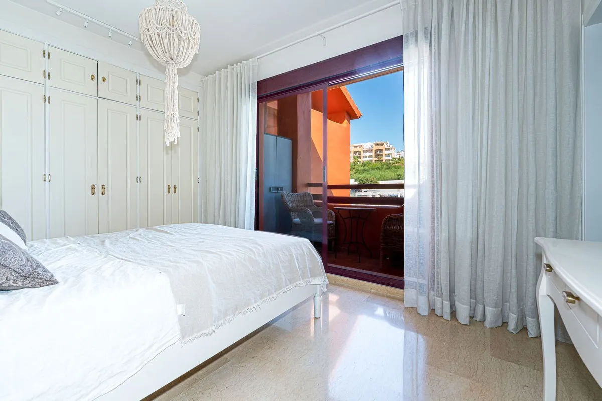 482ef450-30a0-4fc8-b44c-30c6d87f2090