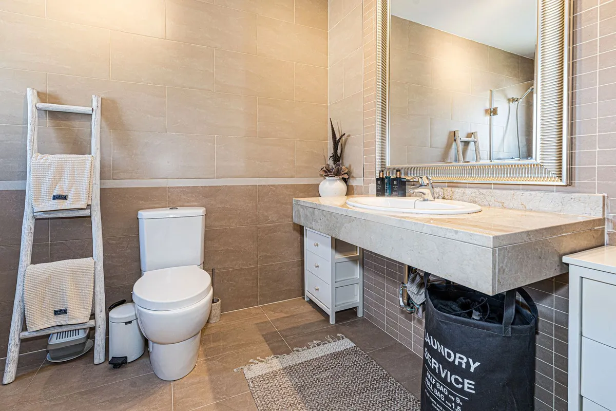 516b657b-040a-45e6-88c6-f94498aa2f58