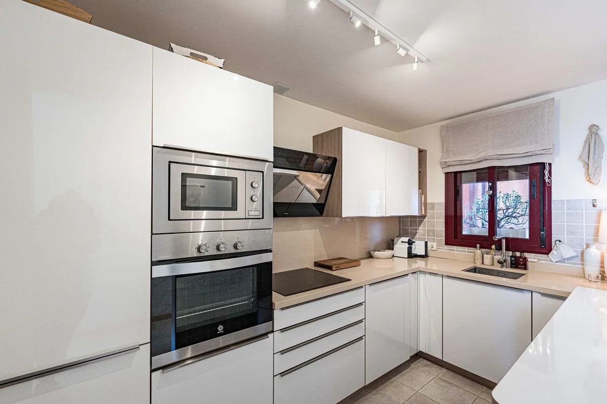 ade655c6-6b68-4f8f-9069-d171179bd8d1