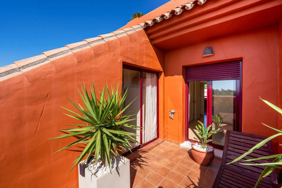 b0f2899d-9b3f-4e23-bd4d-6b92a0237c63