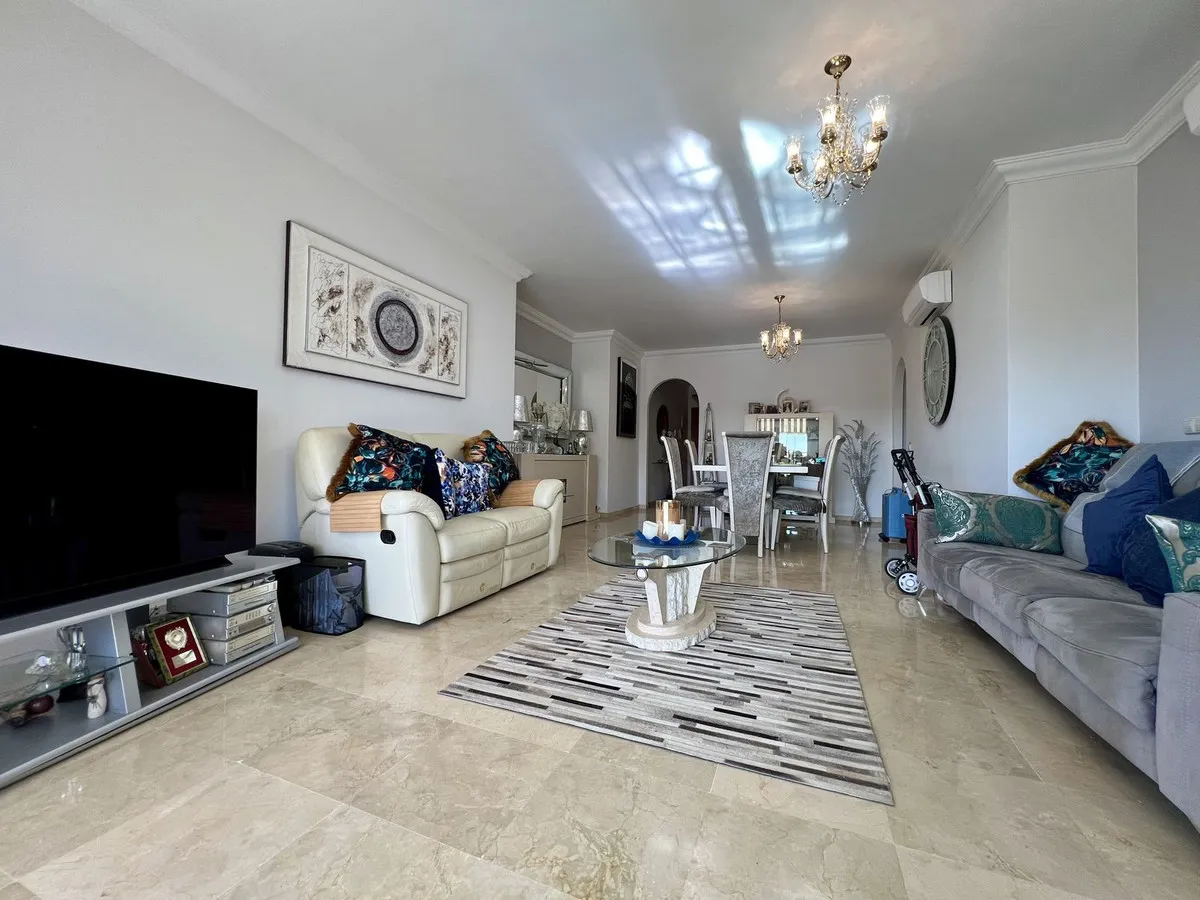 02fdac10-a202-4a1a-9b4f-6dfe1753dec9