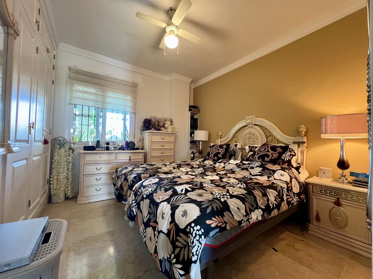 0497c70a-1c4e-481b-a736-fce955cf2c43