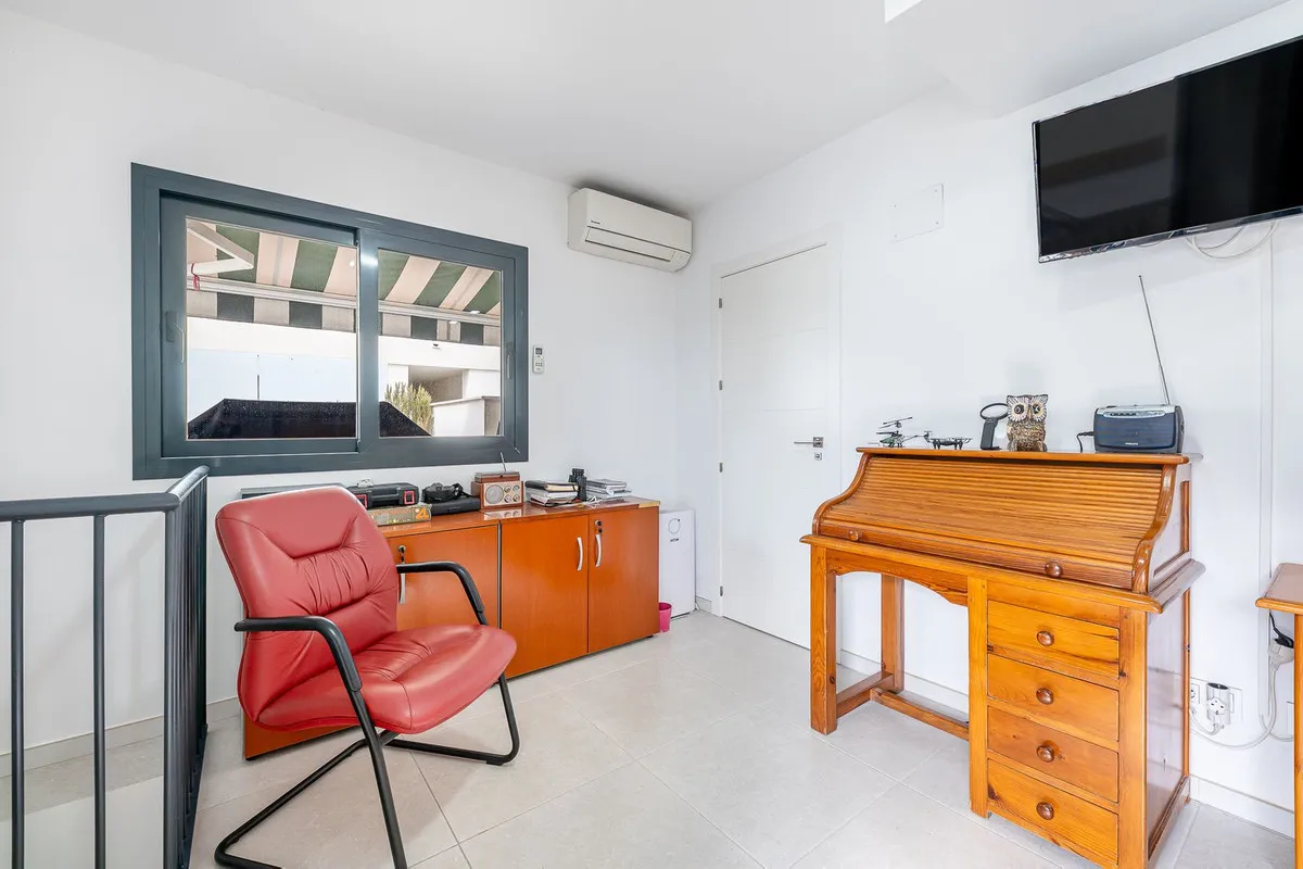 05bdb455-7644-4daf-b60d-f3e17a39cfff