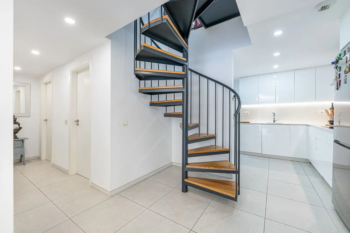 8e3c3759-5cfc-4050-9f0c-c54d9c1c4772