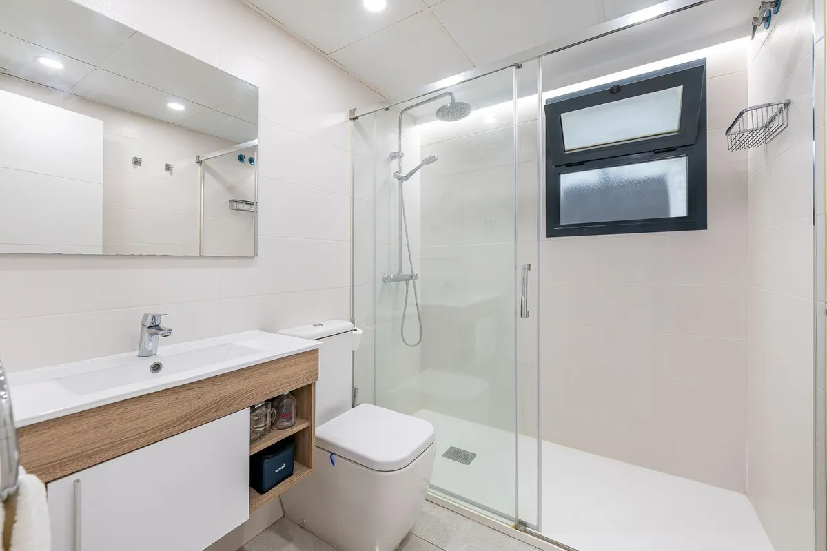 dc1c44ef-c7ae-4105-a868-8eb651817ef6