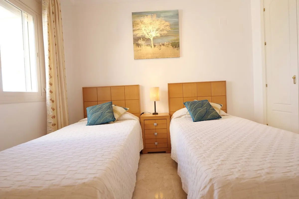 0c812dea-bfd9-42ee-8bd2-0aeafaceaab9