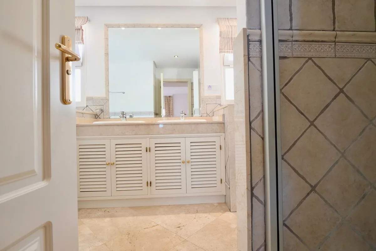 81bf0215-b8d1-4d11-9a4e-d9ff5e967ad0