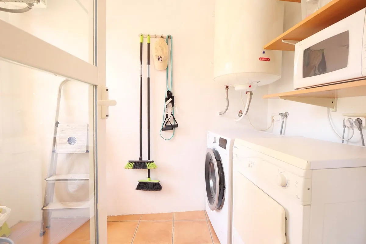 f8072af2-2fdb-46db-8e26-ea04e0e32102