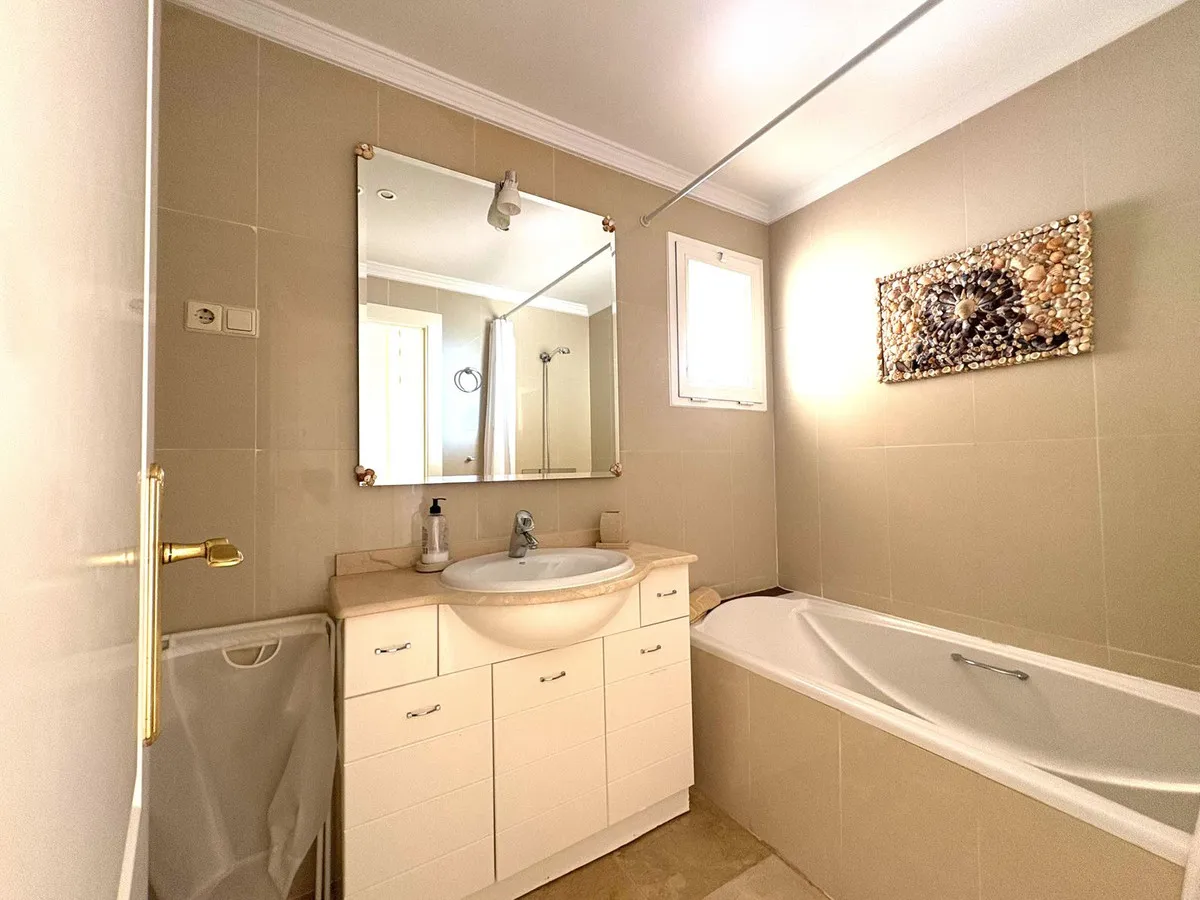 838b125a-ac9b-479b-9864-d0a2486fffb8