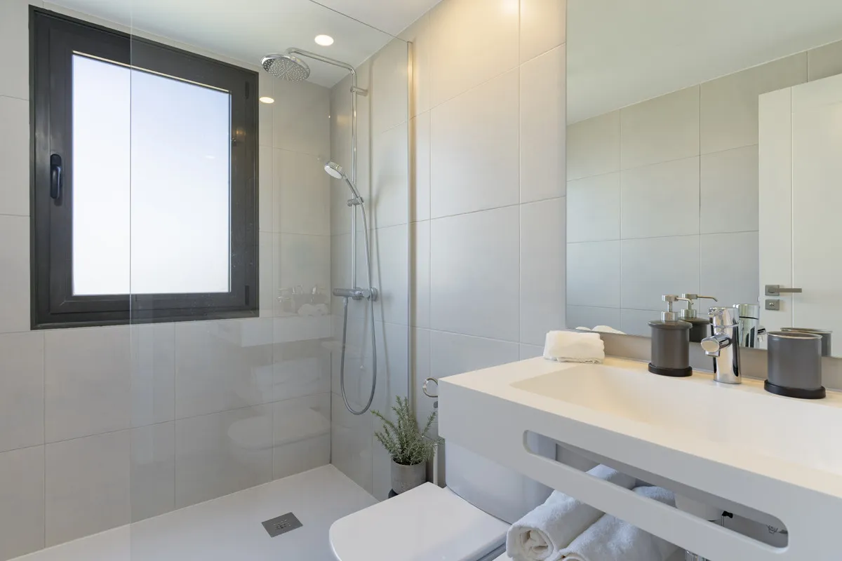 b3a040b5-881c-4d29-87ac-cb4101193804