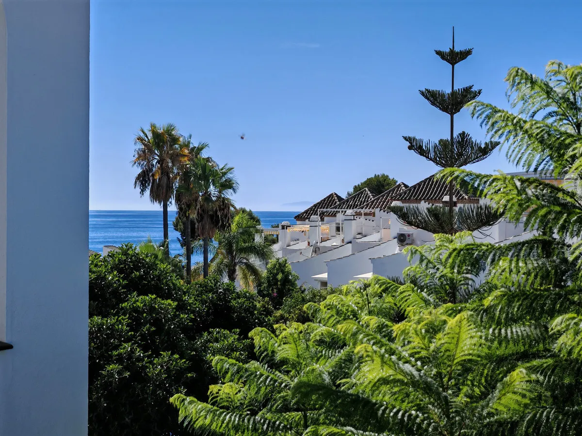 01f7a83b-1df0-4c9d-9d2a-0a88703d2daf