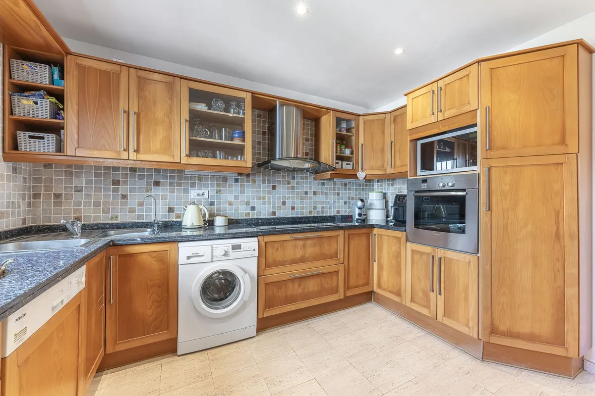 32735e32-7b63-47da-aa1b-3e62c0dc6412