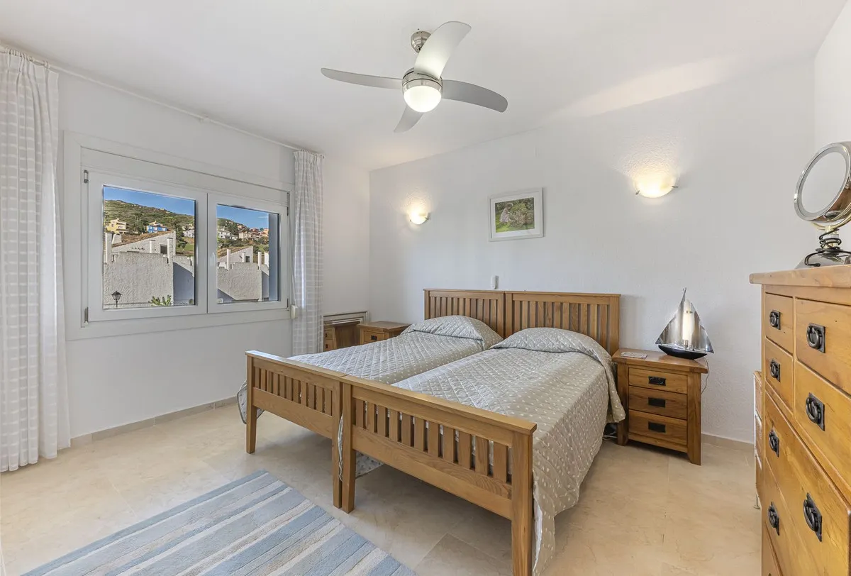 d6da43c1-6f76-48ed-b1a5-da3b13a1cf5a