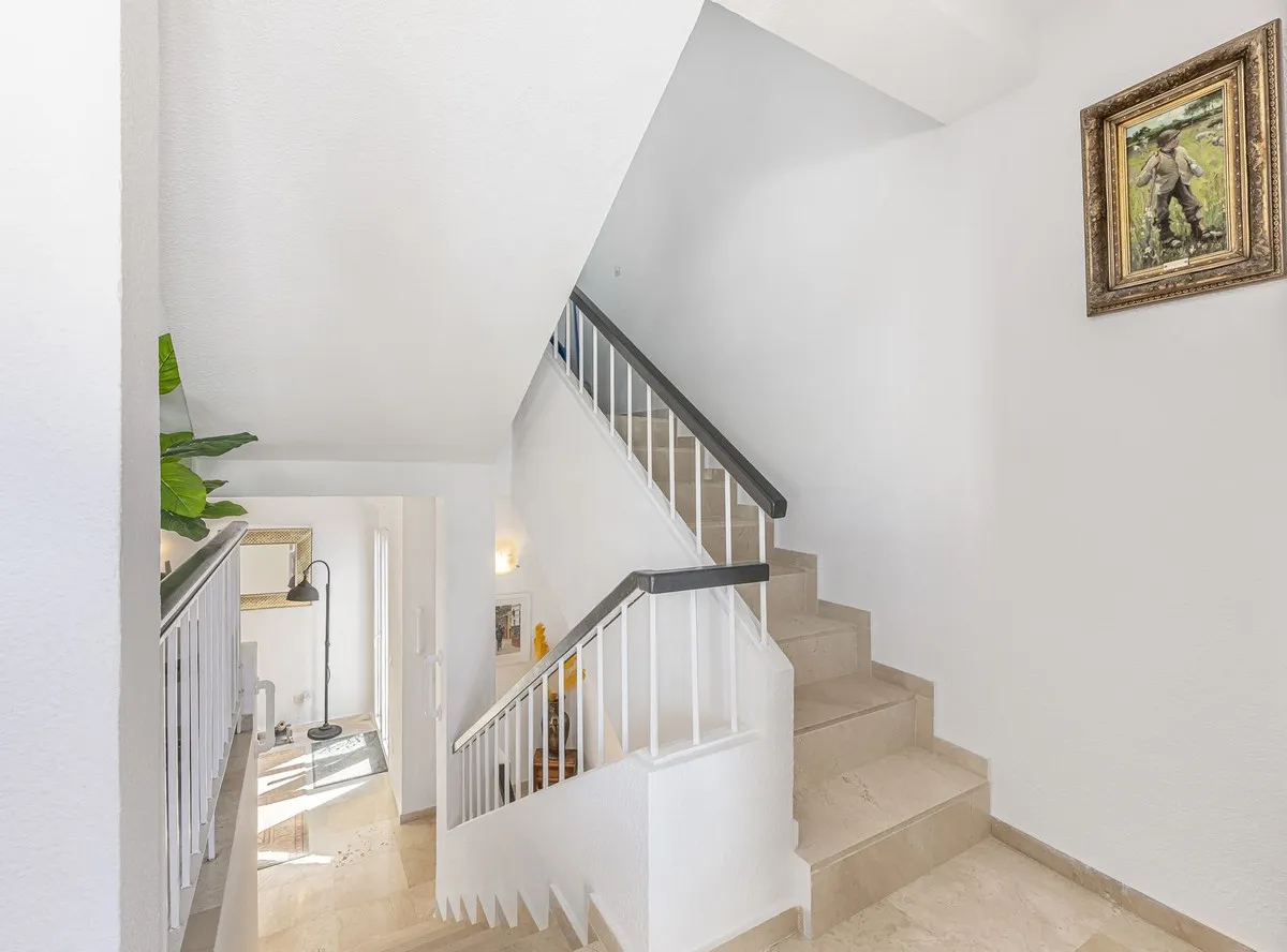 f1957968-861d-4079-8691-5facd7c38113