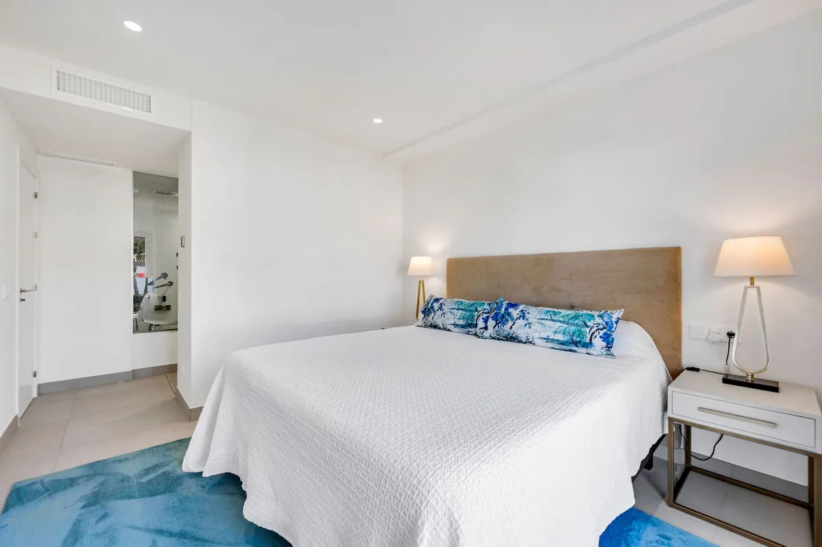 93ebe9c9-dbc9-4ad9-9267-866420d7aca8