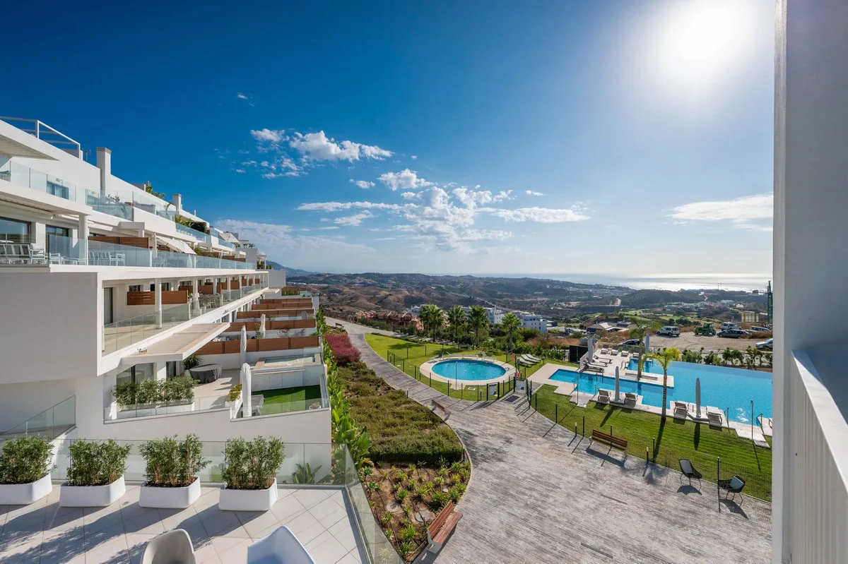 976f1079-eebd-4283-9553-2652db0751d7