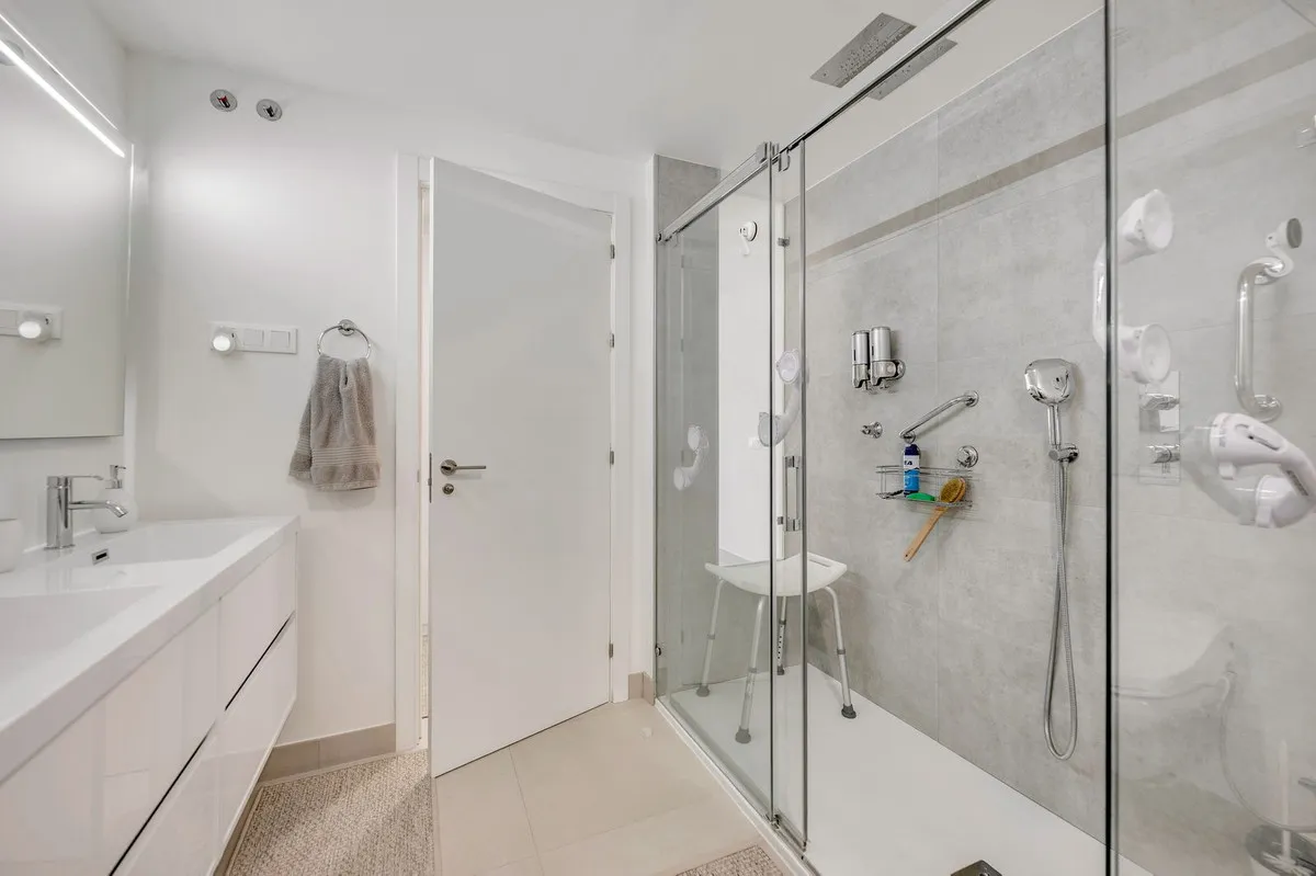 9e0745a1-6aac-470f-a6f3-715738191034