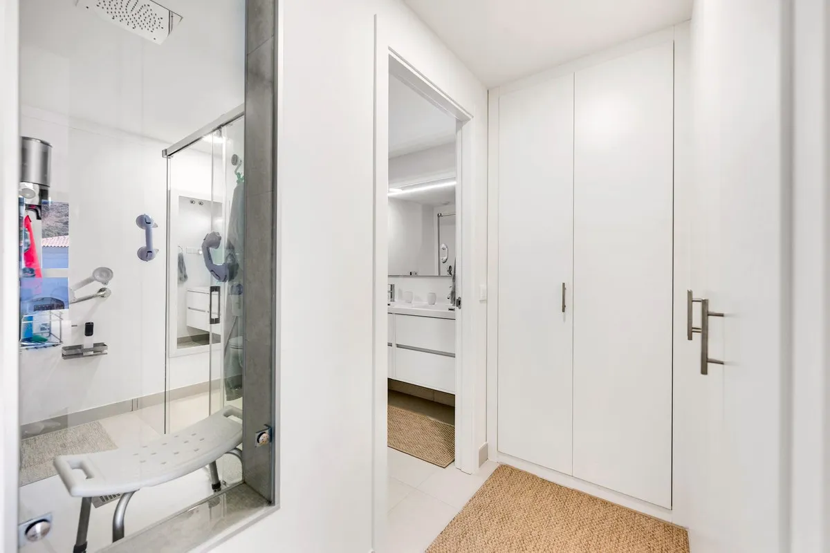 a7530666-eaf2-41b7-80a7-612a83906b69