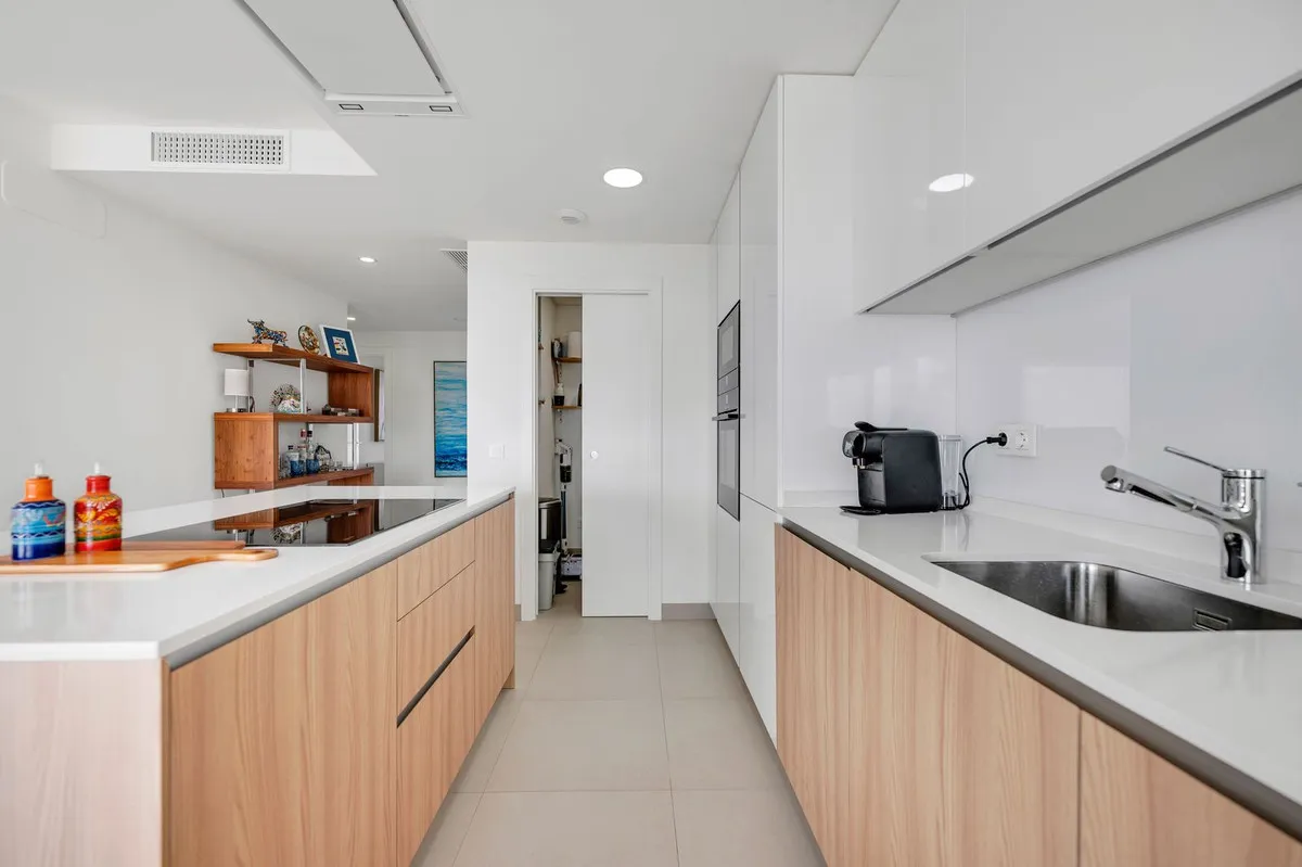 b534406b-6afd-417c-8041-c82815292515