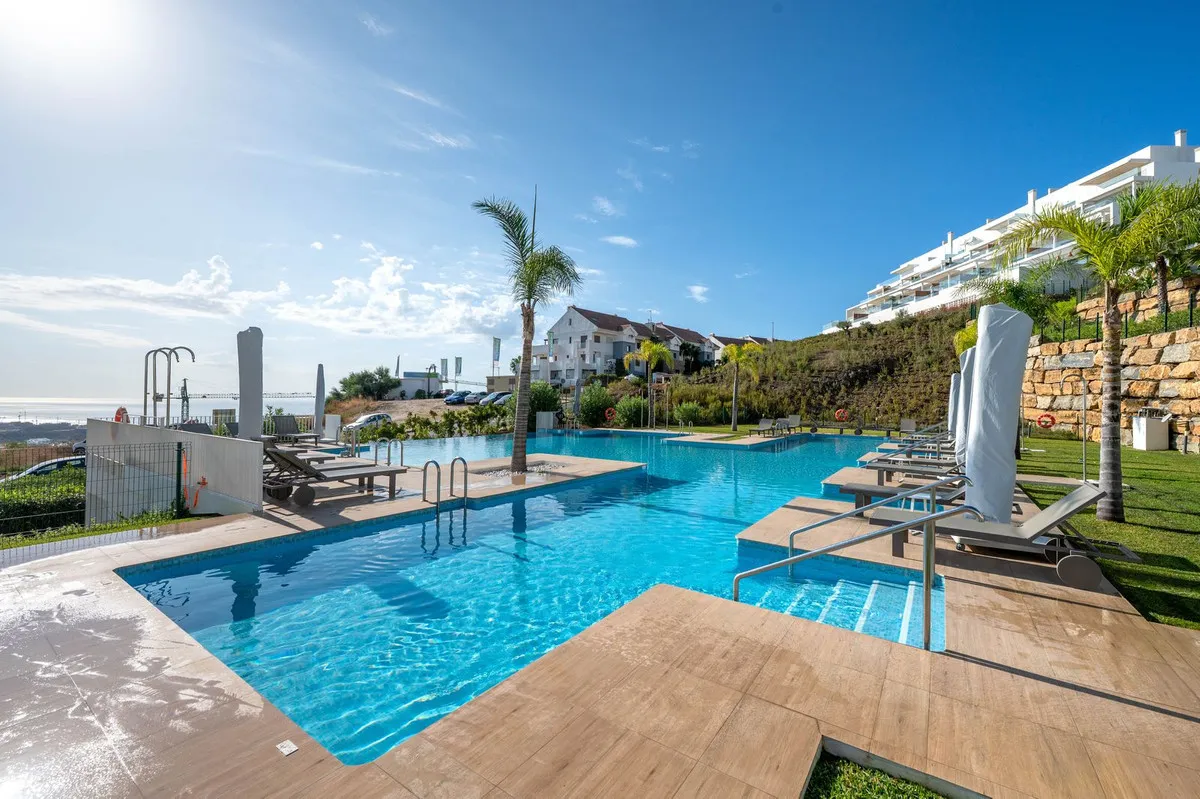 d4c8351c-f4a8-4b0a-973d-e756844b4c8e