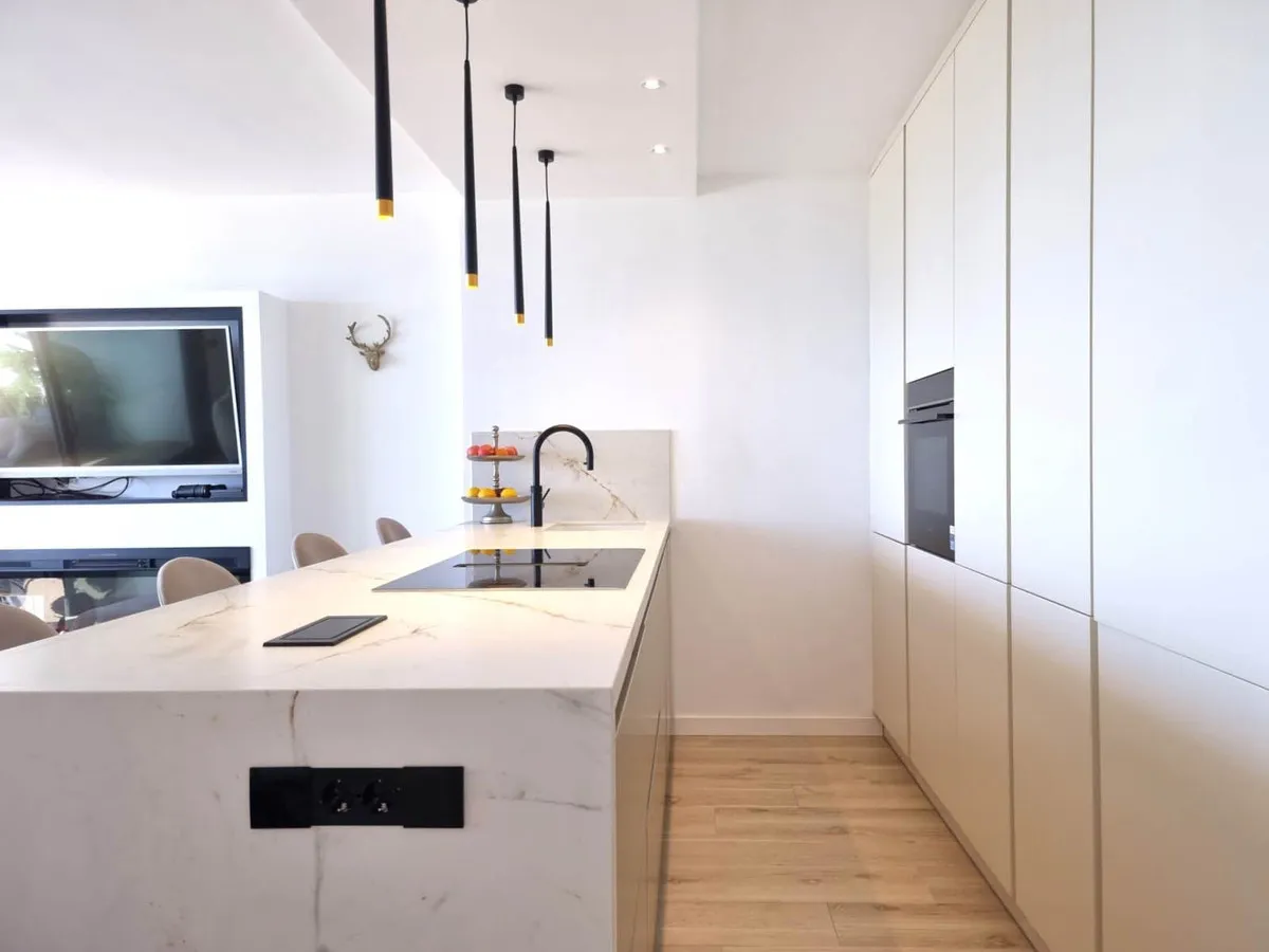 a8d43f46-cdb2-4a86-ae6e-f157efed6d40