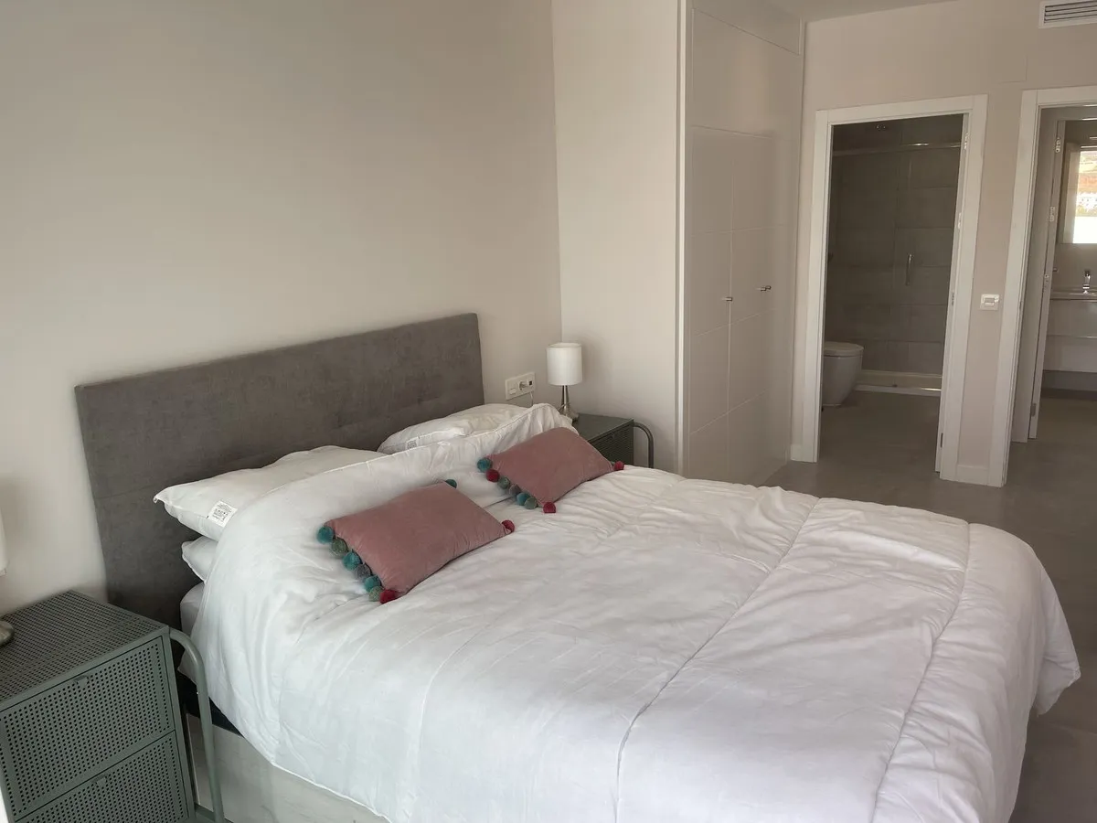 df9dad64-3431-4205-aa2c-7b84f53249cc