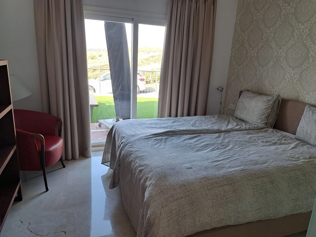 a3022996-f639-4c16-b40b-c4cba32c0200