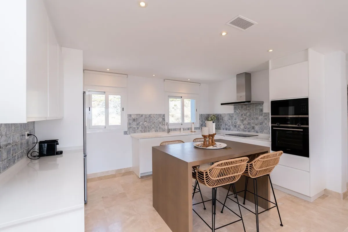 ca64db3d-cdf4-4d31-aa46-25a16da27822