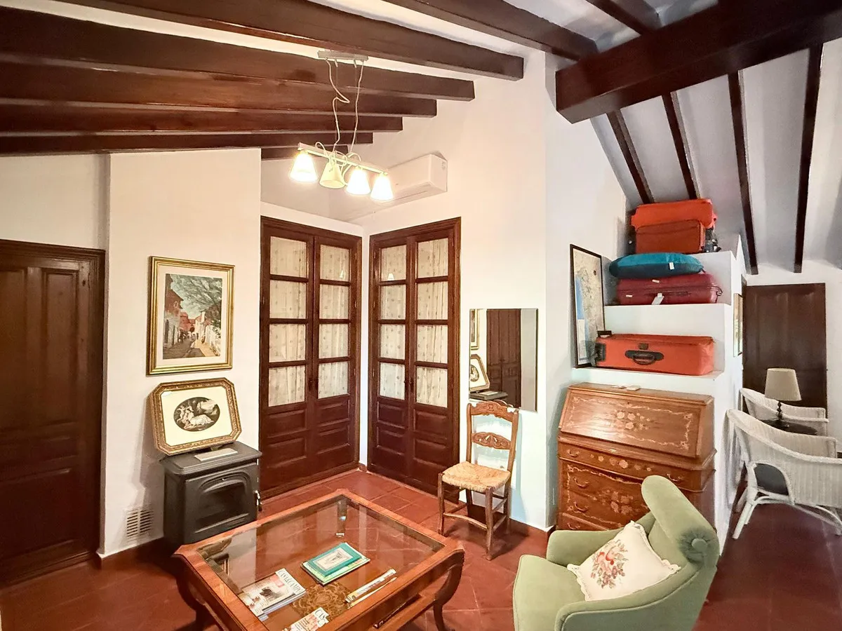 7225b28a-37ad-4dd4-8a7d-2a748f85e93d