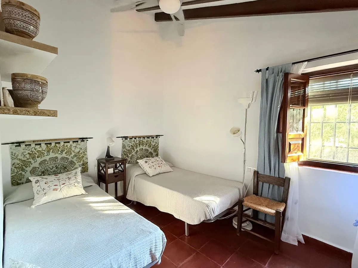 a1a4afe9-80a2-49c9-8e75-3069458c5e33