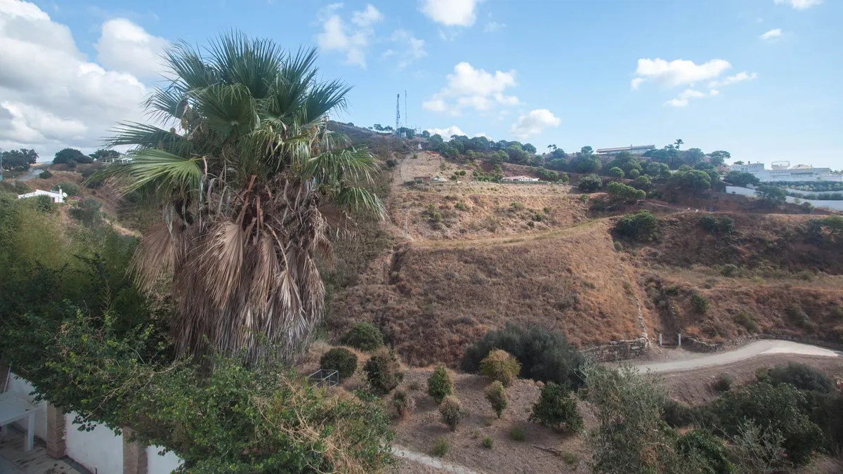 59ad0393-b2e5-4854-b202-b9f24b75fc39