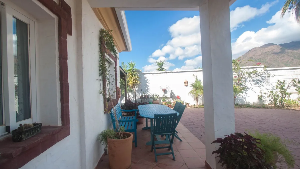 7ee1eff0-7f0e-4bd1-bad0-d8ccb715fc7e