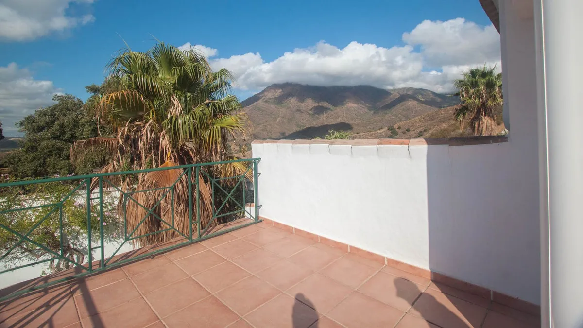 a8b5a439-8570-4429-95df-9c8d3121de01