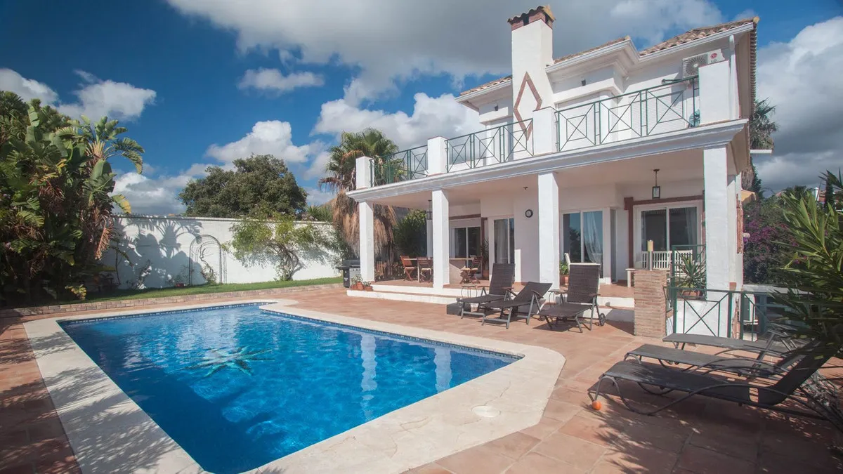 c6e35f3f-99a4-4df6-b176-2fba61fc30bb