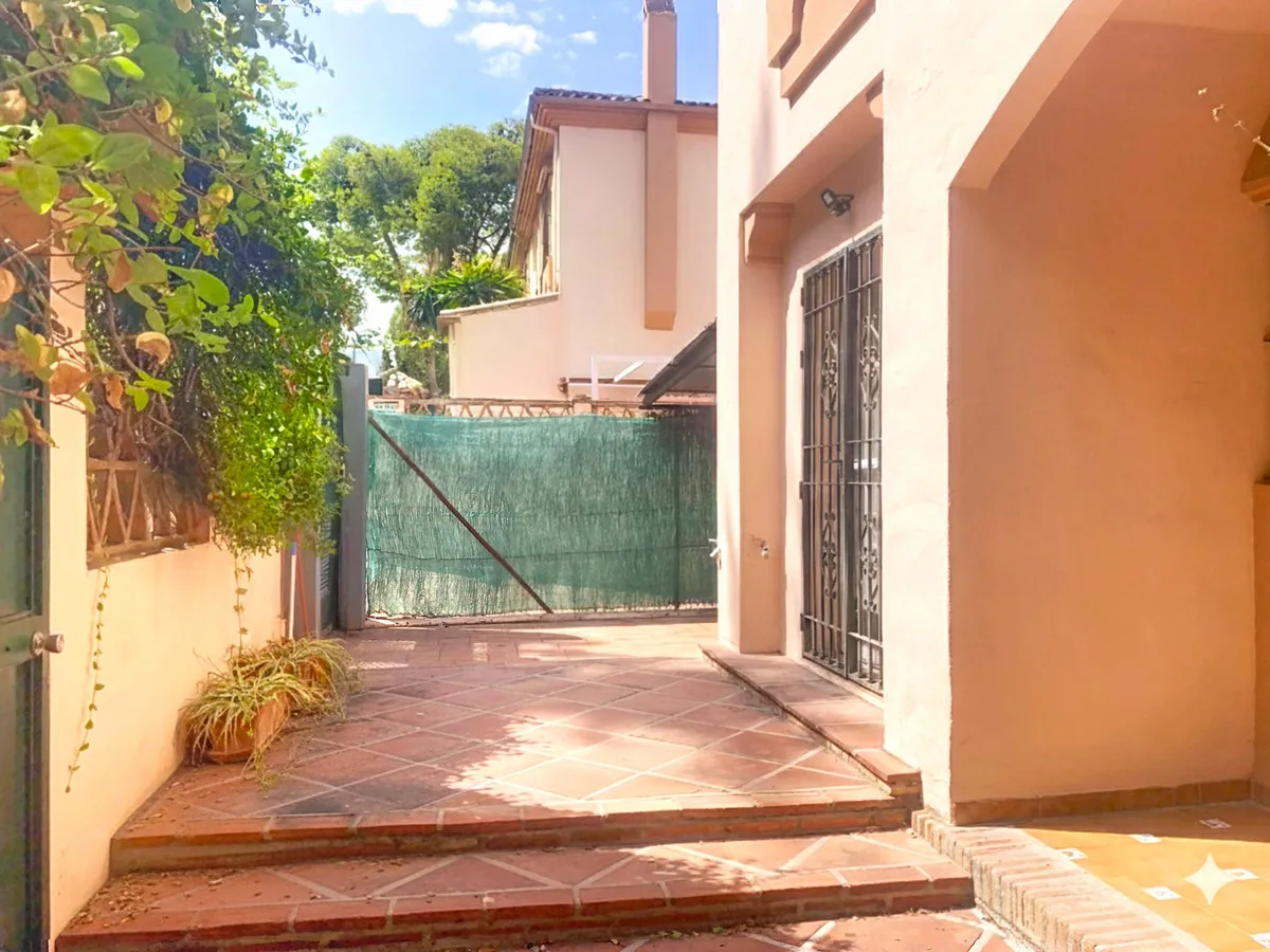 fce06b53-53a5-448c-97f9-8a1d22c695b0