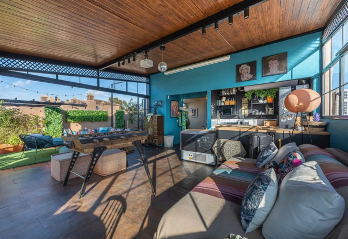 c2025159-761a-4b76-9138-ad5eeec973a6