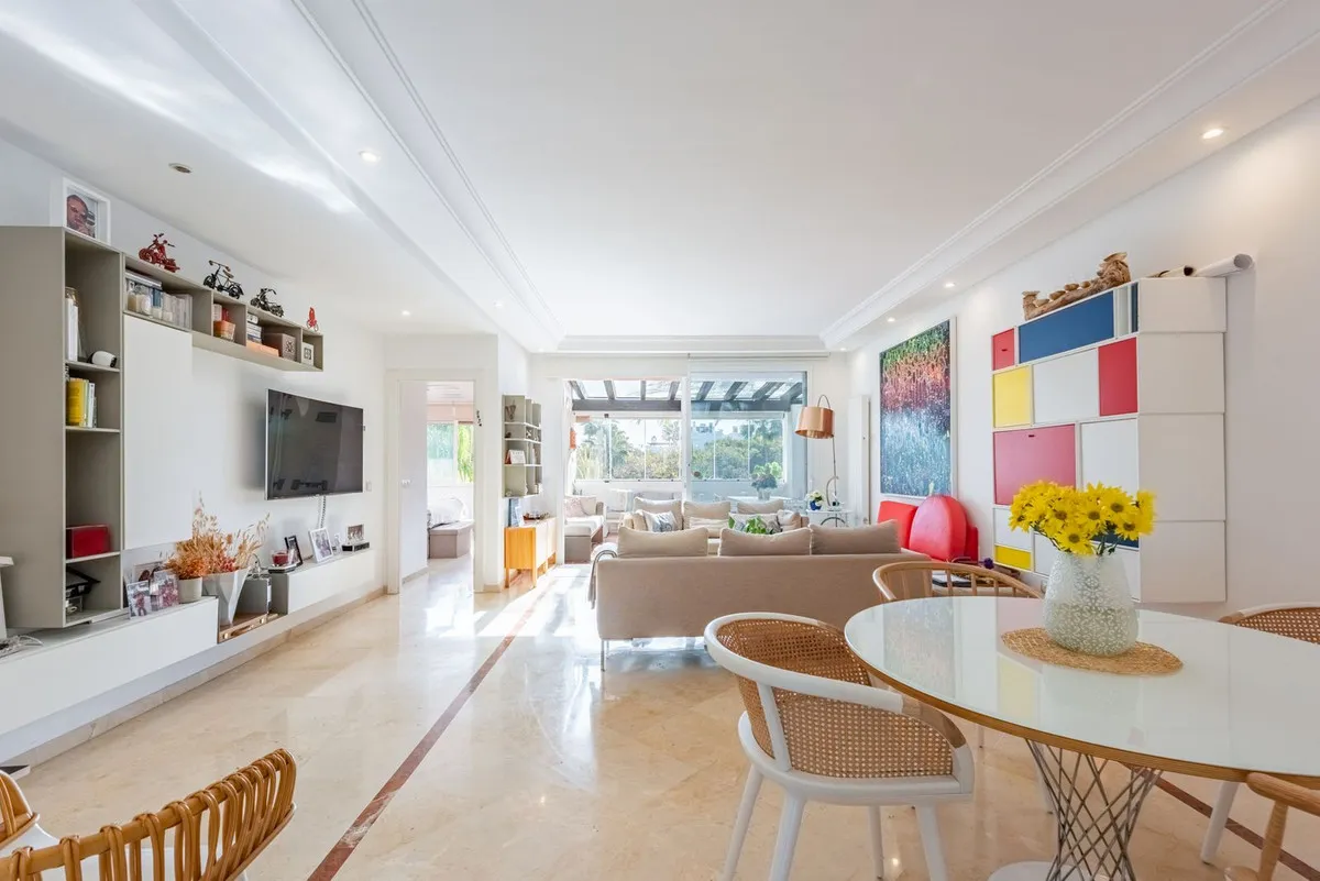 51a0dc81-de37-4a57-a915-83677e2e3bb6