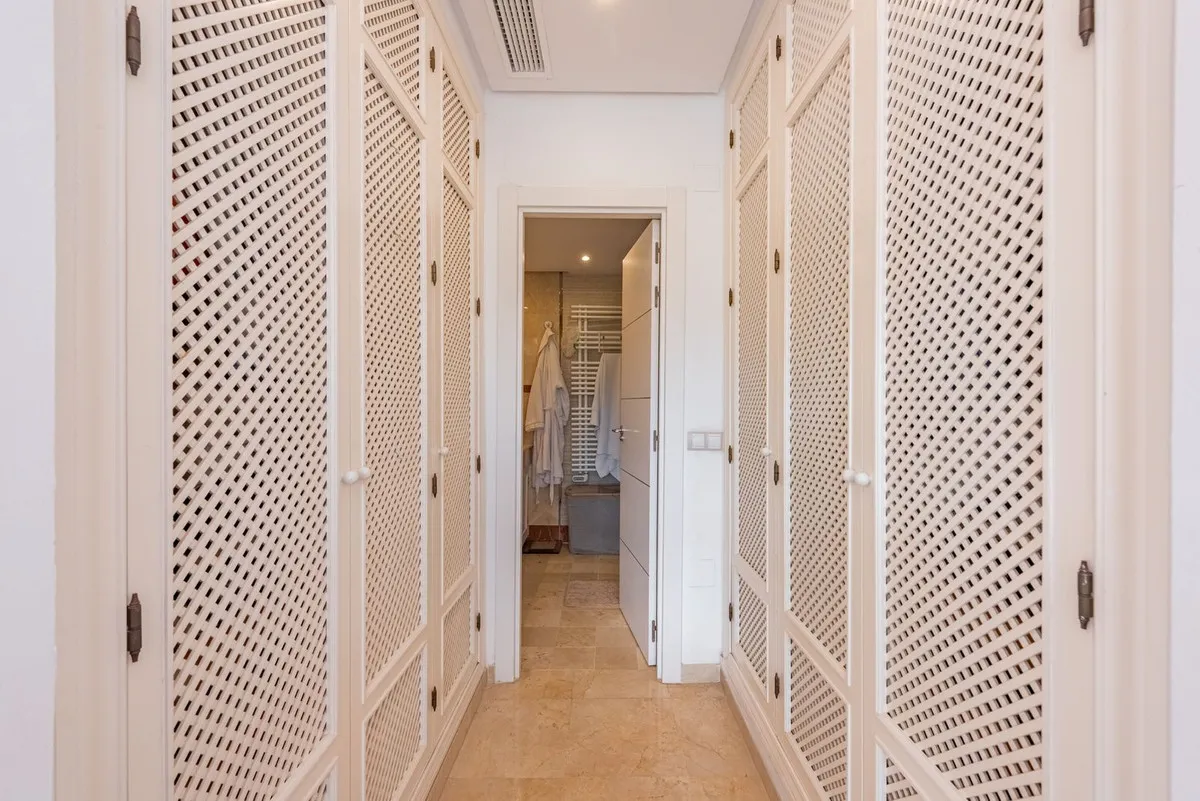 d83ca524-3813-44ec-983b-d130fb759611