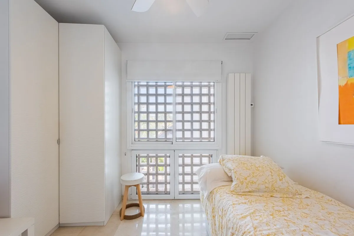 fc66bf85-a702-4b44-91fa-dcca41707d21