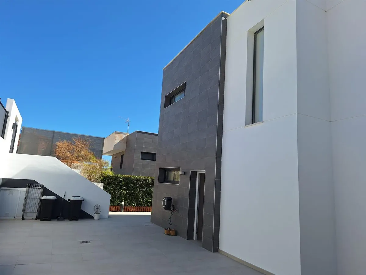 3421bf27-acb2-472f-bb3c-e34460f64f4f