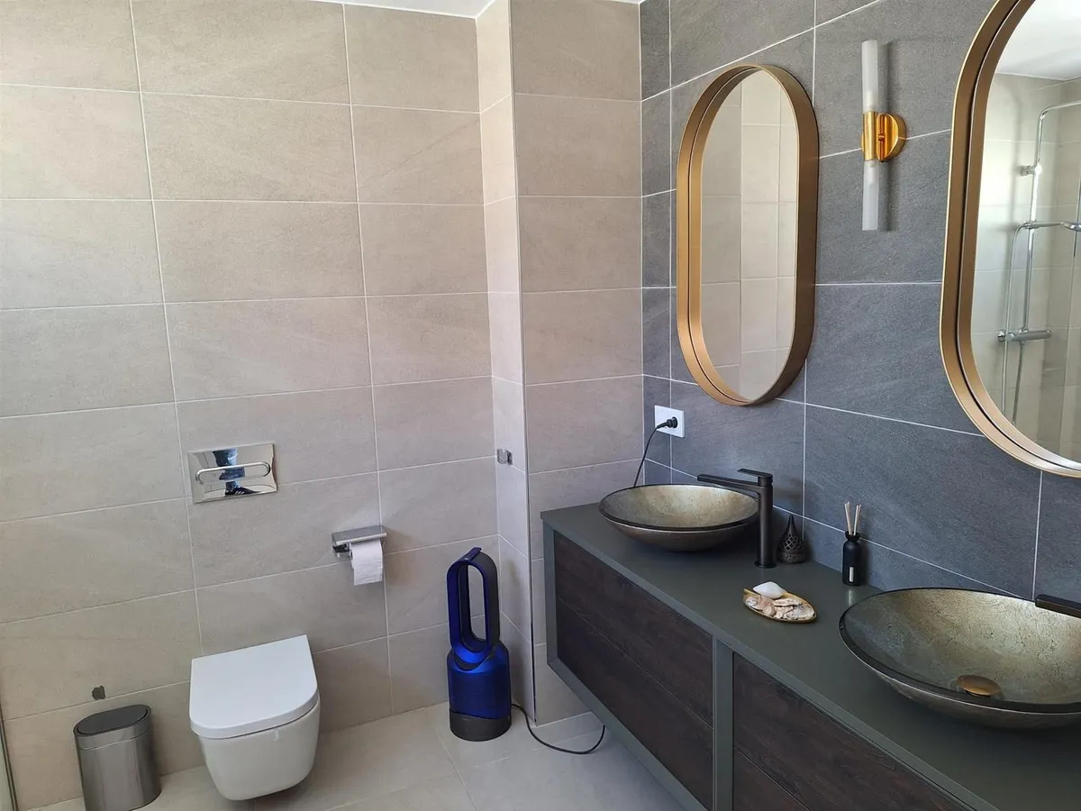 43963991-310c-4656-b1be-7b7335e9ffba