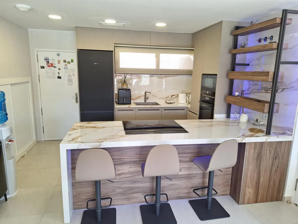 b0486920-4186-4ca2-afaf-626eee1e2505