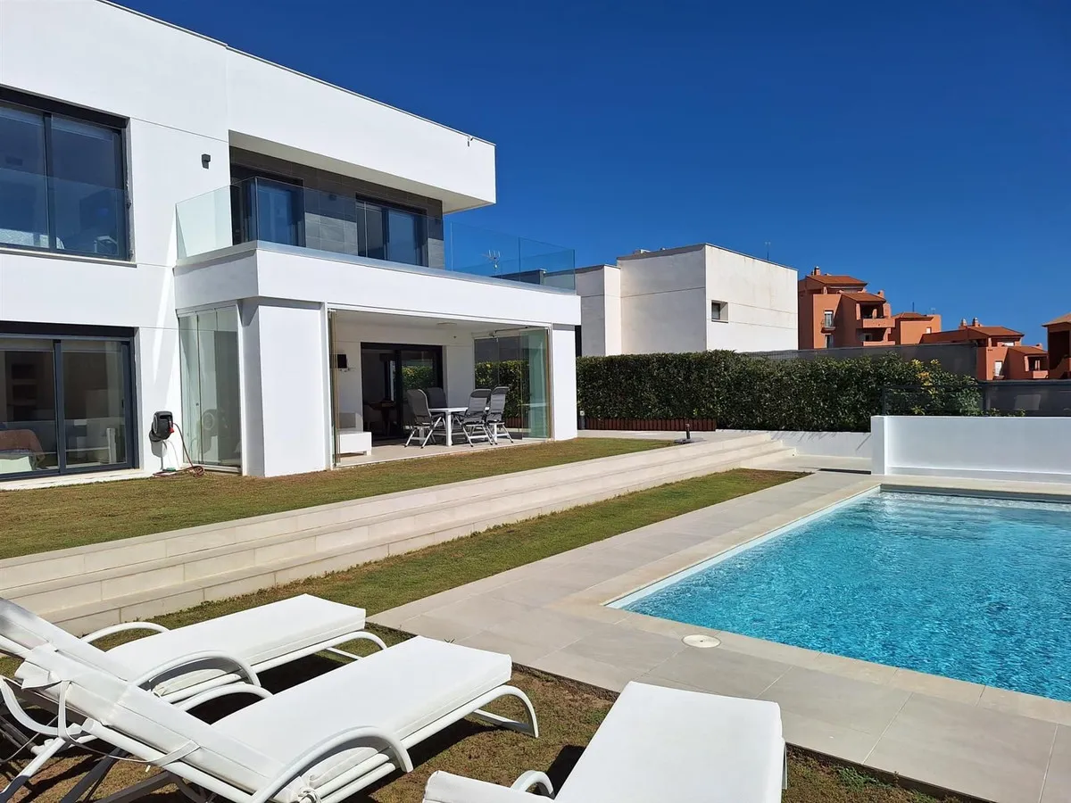 ce28abc4-7706-4a4a-8298-1baad567da5a